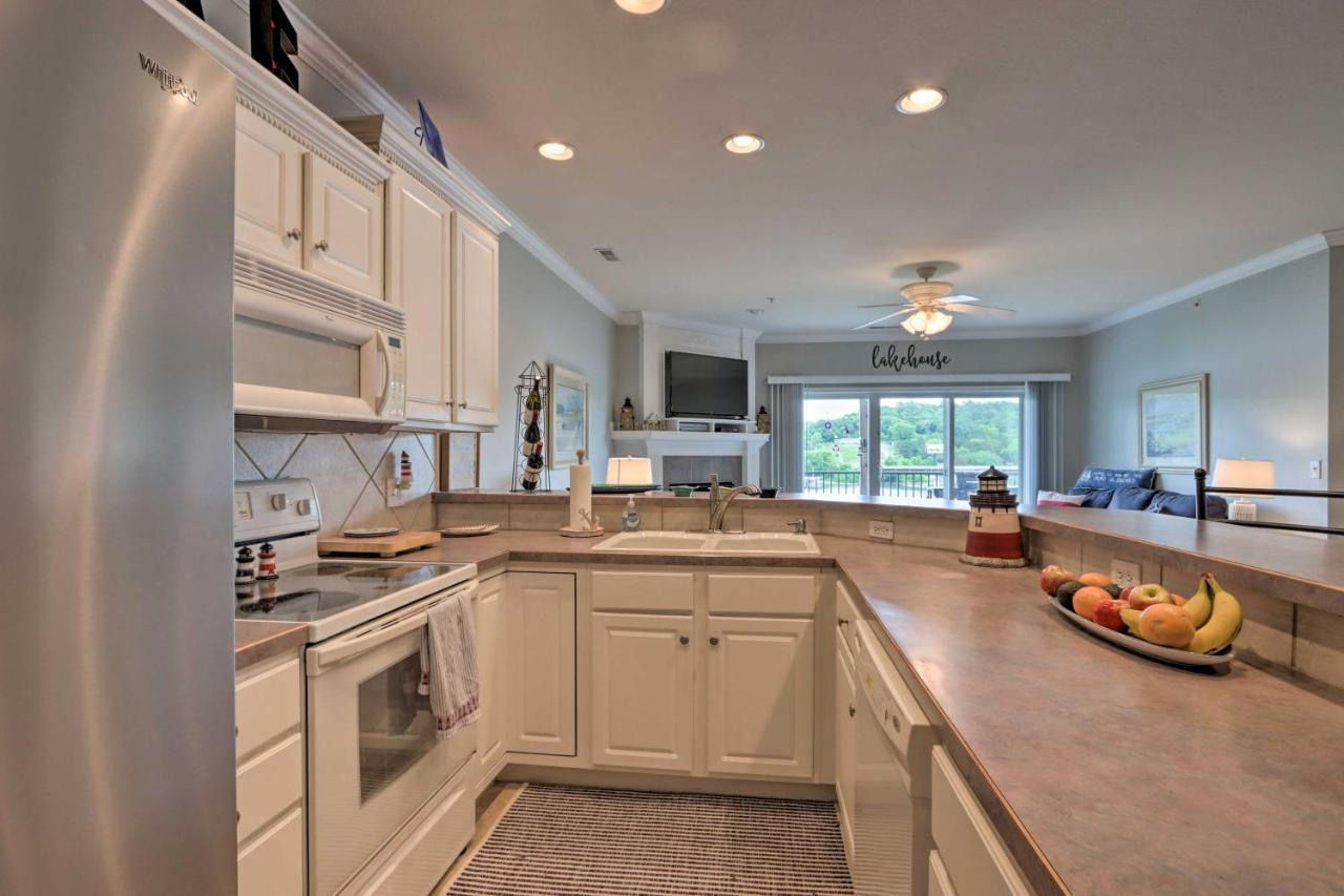 Lakefront Ozark Condo With Balcony And Seasonal Pool! Камдентън Екстериор снимка