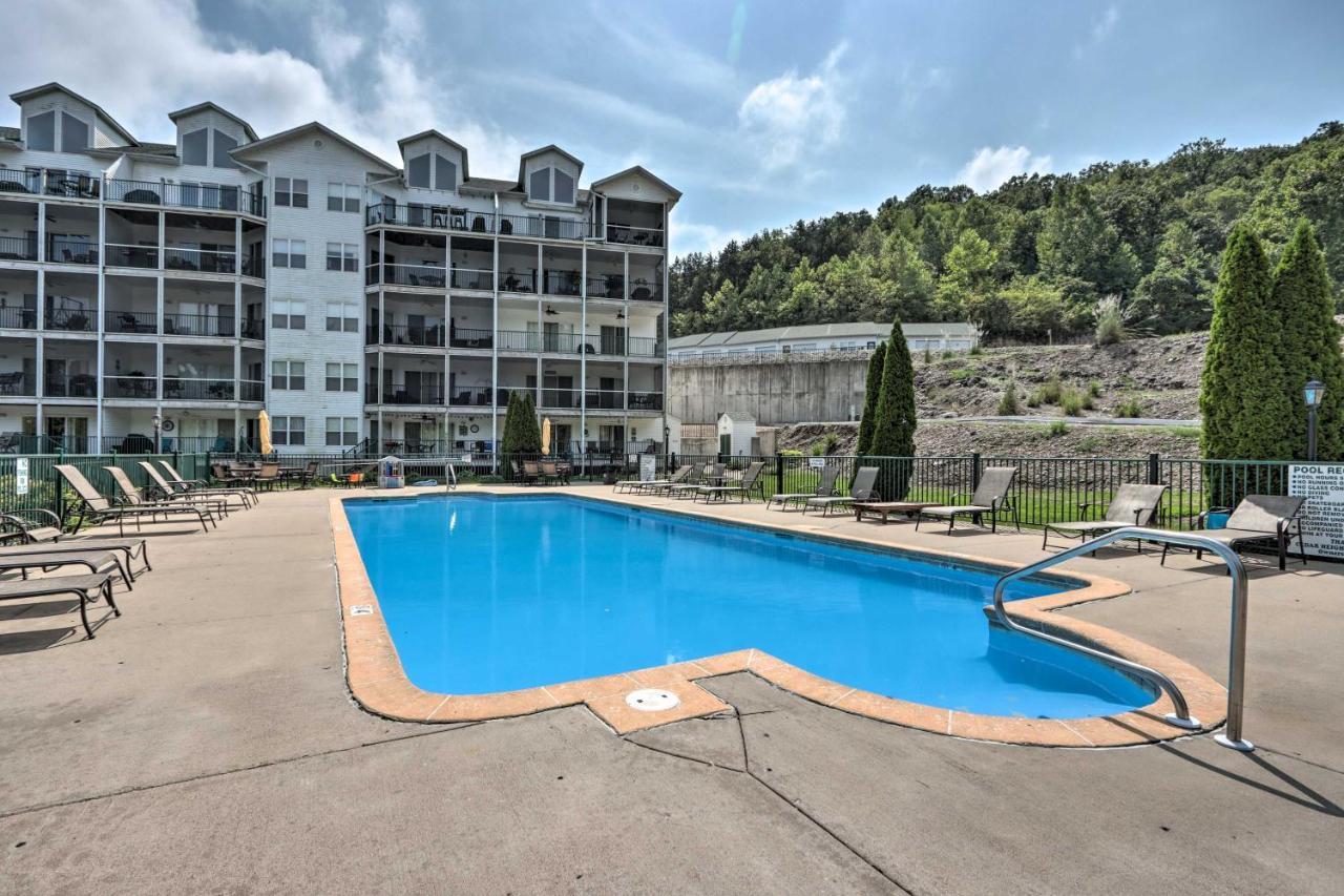 Lakefront Ozark Condo With Balcony And Seasonal Pool! Камдентън Екстериор снимка